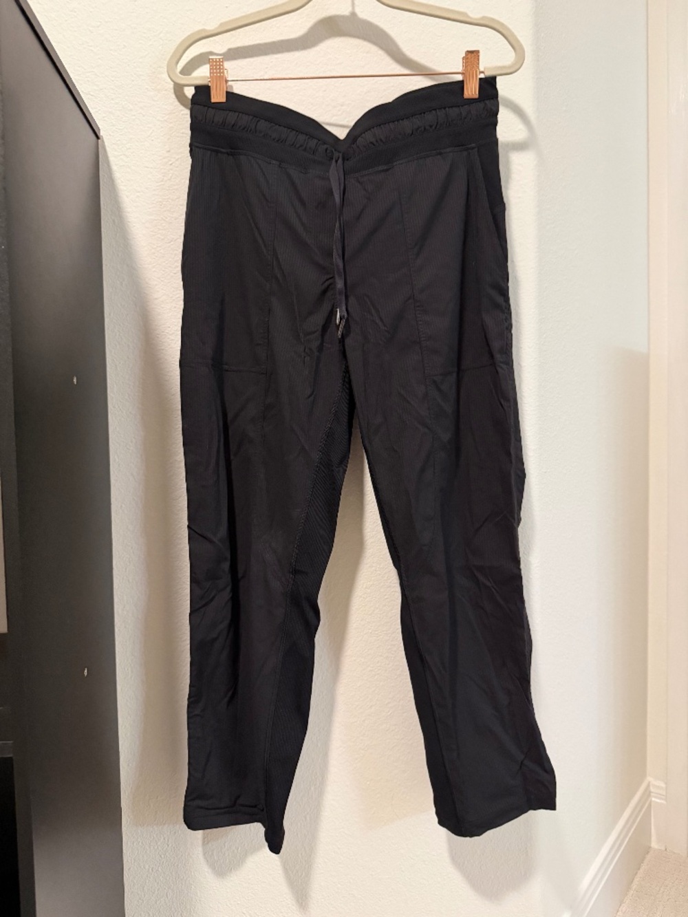 GUC Lululemon Black Dance Studio Crop, Size 8